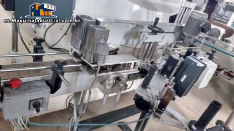 M�quina autom�tica de aplicaci�n de etiquetas Bauch Campos