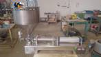 Llenadora semiautom�tica para l�quidos y empanadas con 1 boquilla