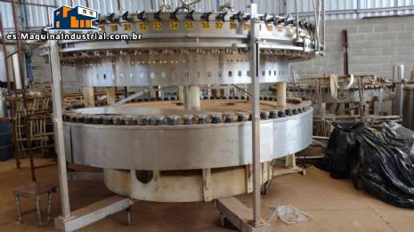 M�quina llenadora rotativa de acero inoxidable para bebidas carbonatadas monobloque KHS