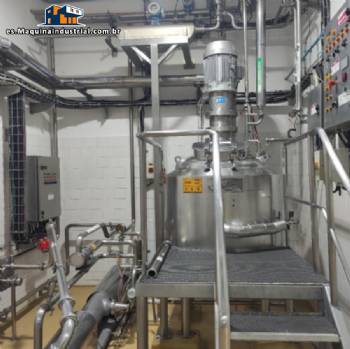 Tanque dispersor de polvo en acero inoxidable, 500 litros, con bomba Netzsch y válvulas Alfa Laval.