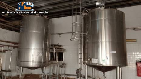 Tanque mezclador con camisa de acero inoxidable, 15.000 litros.