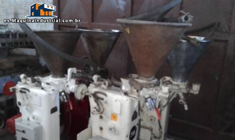 Dosificador de rellenos para l�nea de dulces Hansella