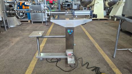 M�quina semiautom�tica de llenado de l�quidos de acero inoxidable con 1 boquilla.