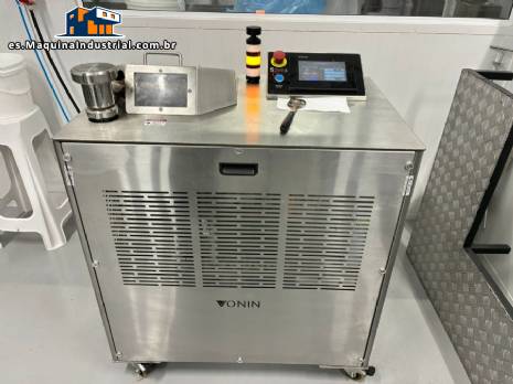 Molino de bolas Vonin SferaOne de 25 kg para refinar pastas y rellenos de chocolate.