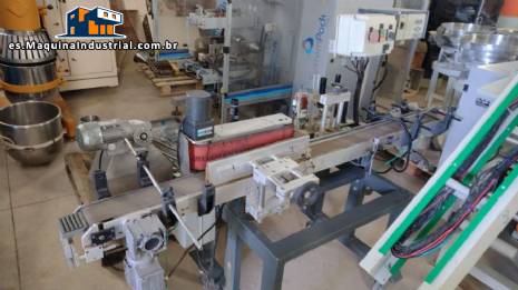 Etiquetadora para botellas y tarros cil�ndricos de 1 cabezal Bauch Campos