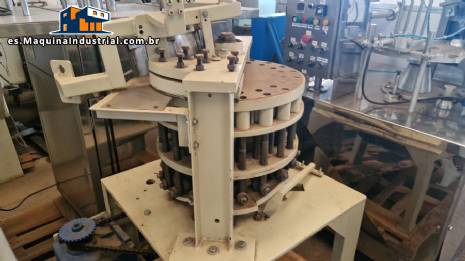 Prensa rotativa de doble vía para turrón de cacahuete, con capacidad para producir hasta 200 caramelos de turrón de cacahuete por minuto. Prensa rotativa de doble vía para turrón de cacahuete, con capacidad para producir hasta 200 caramelos de turrón de cacahuete por minuto.