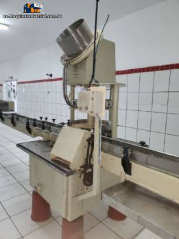 Taponadora con 12 boquillas para botellas de vidrio con tapas metálicas Zegla Taponadora con 12 boquillas para botellas de vidrio con tapas metálicas Zegla